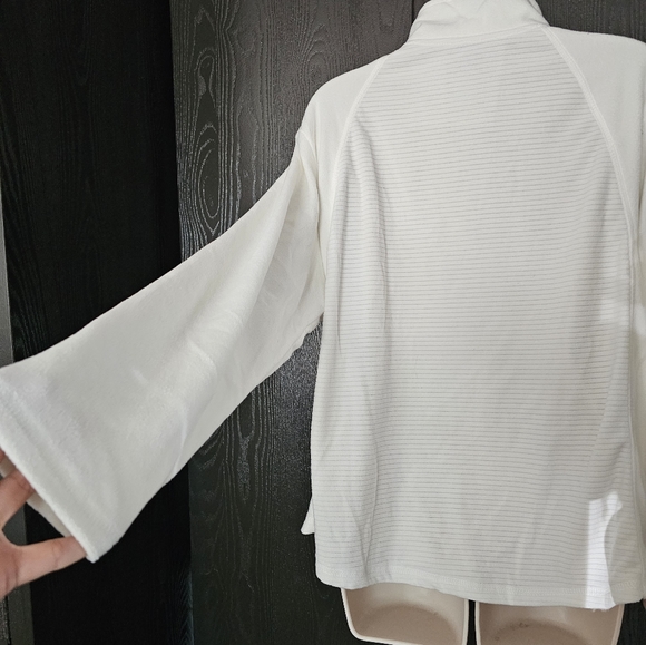 𝐒𝐭 𝐉𝐨𝐡𝐧'𝐬 𝐁𝐚𝐲 white fleece XL Petite 𝐑𝐞𝐭𝐚𝐢𝐥 $𝟑𝟐 New with tags - Picture 13 of 14